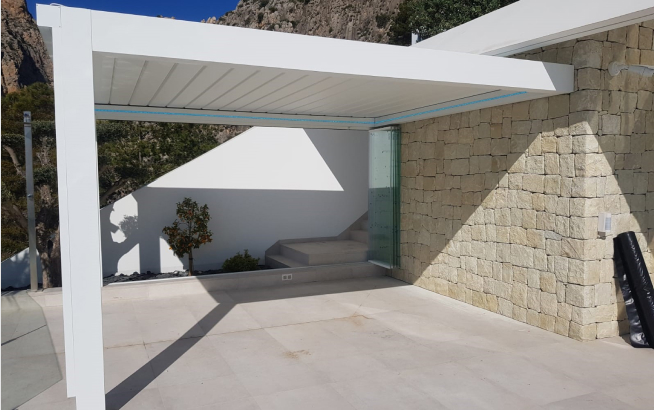 Pérgola de aluminio adosada Pérgola de aluminio adosada