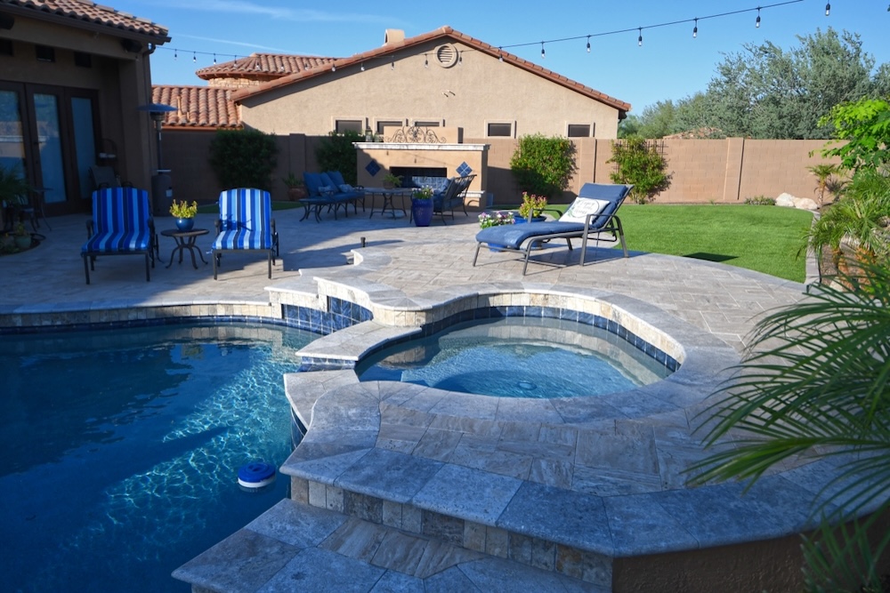 patio con piscina
