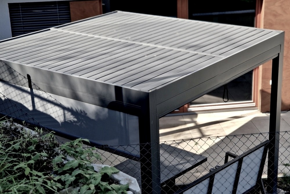 ¿Qué tipo de pérgola protege de la lluvia?
