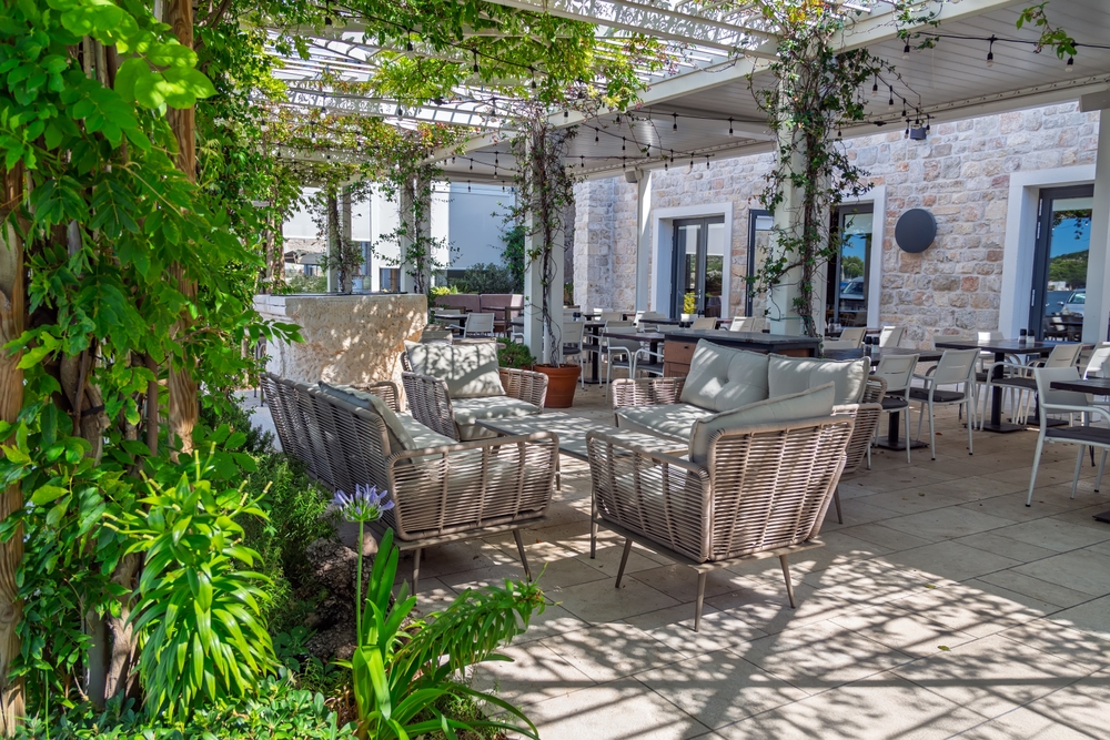 ¡Te explicamos como instalar una pérgola en tu restaurante!